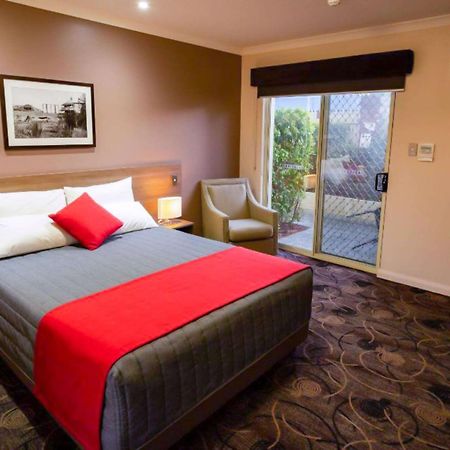 Quality Hotel Bayswater Perth Esterno foto