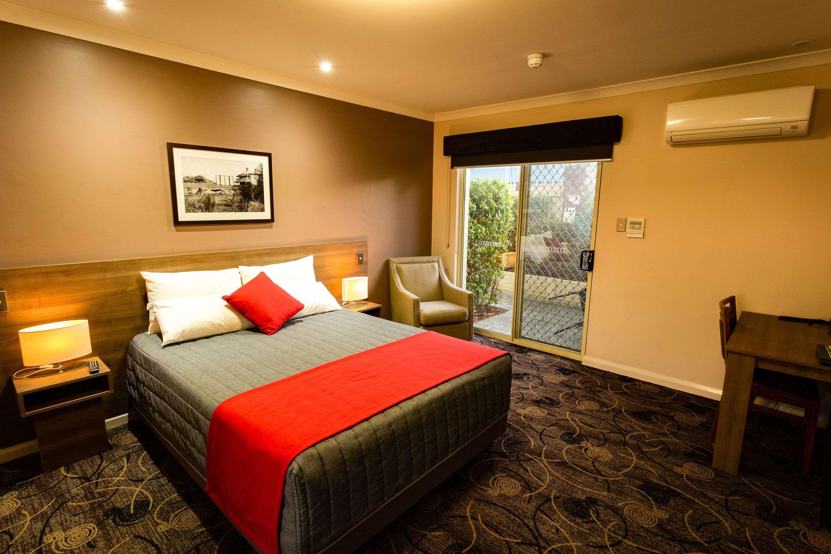 Quality Hotel Bayswater Perth Esterno foto