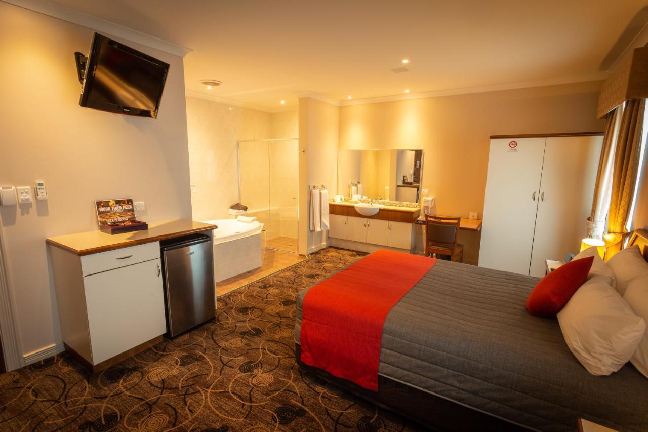 Quality Hotel Bayswater Perth Esterno foto