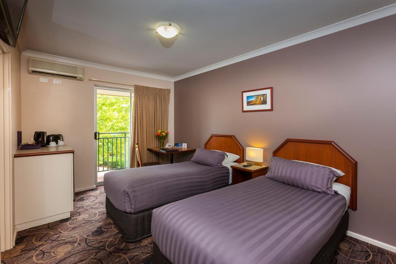 Quality Hotel Bayswater Perth Esterno foto