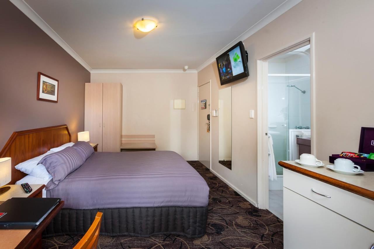 Quality Hotel Bayswater Perth Esterno foto