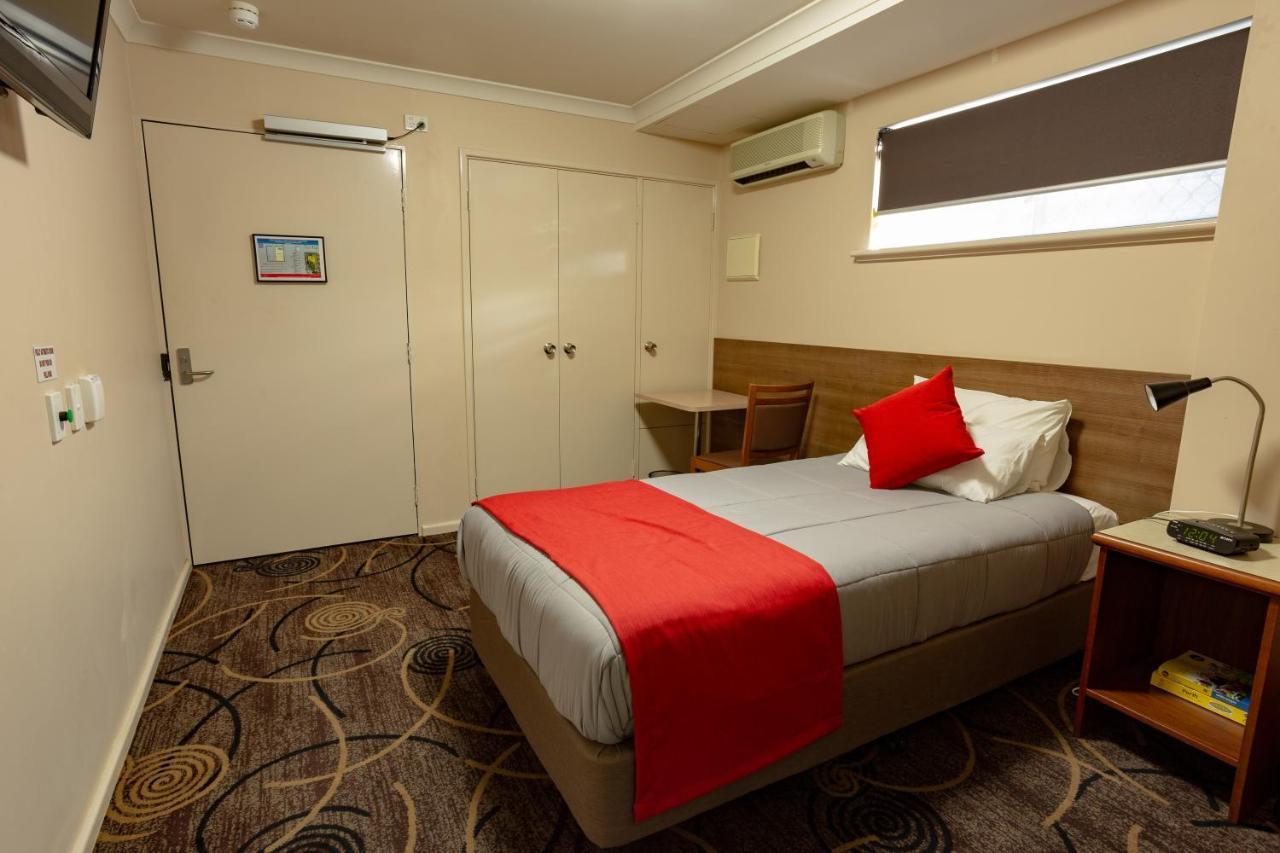 Quality Hotel Bayswater Perth Esterno foto