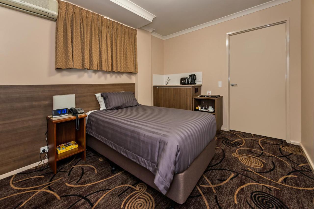 Quality Hotel Bayswater Perth Esterno foto