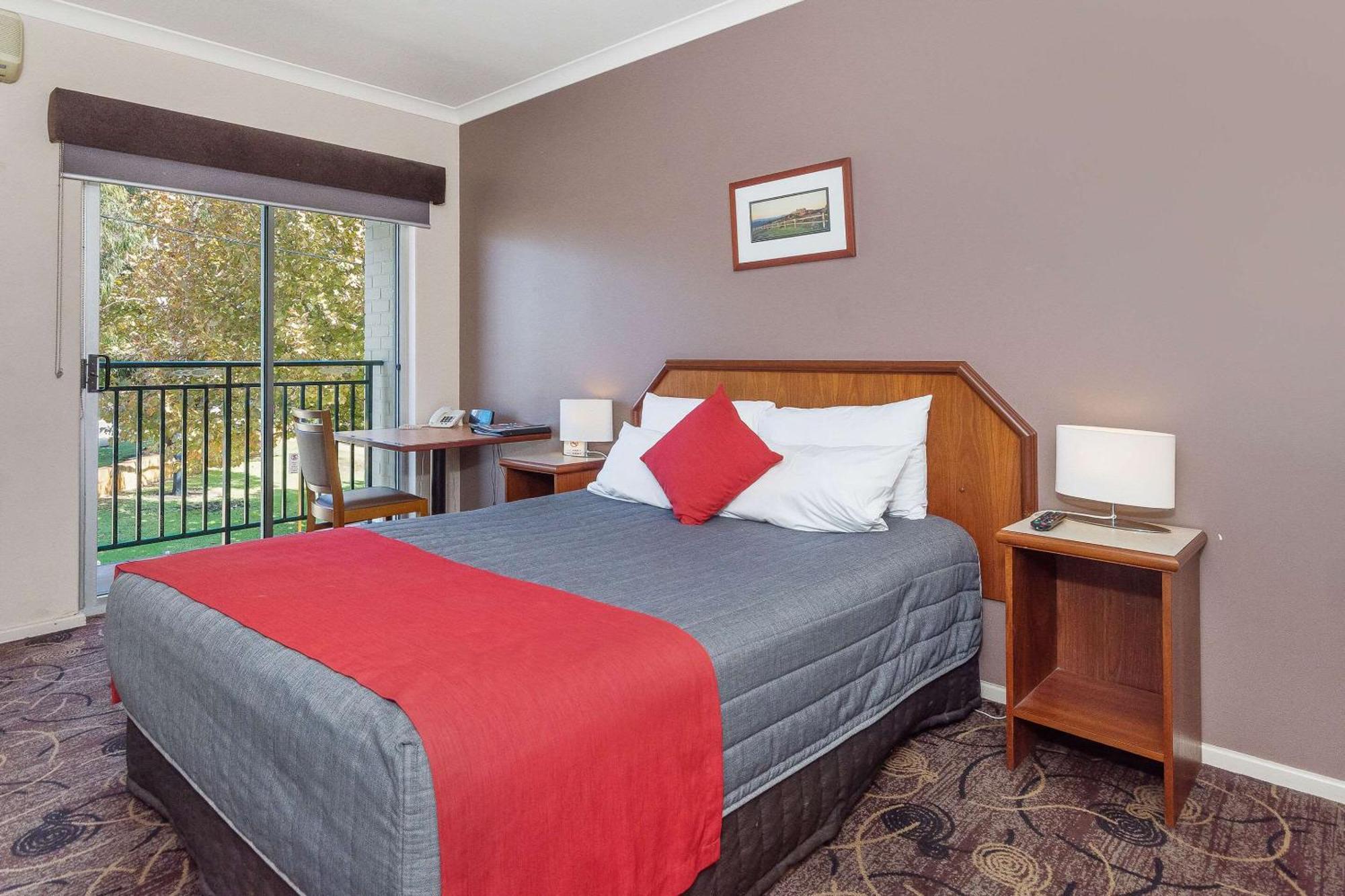 Quality Hotel Bayswater Perth Esterno foto