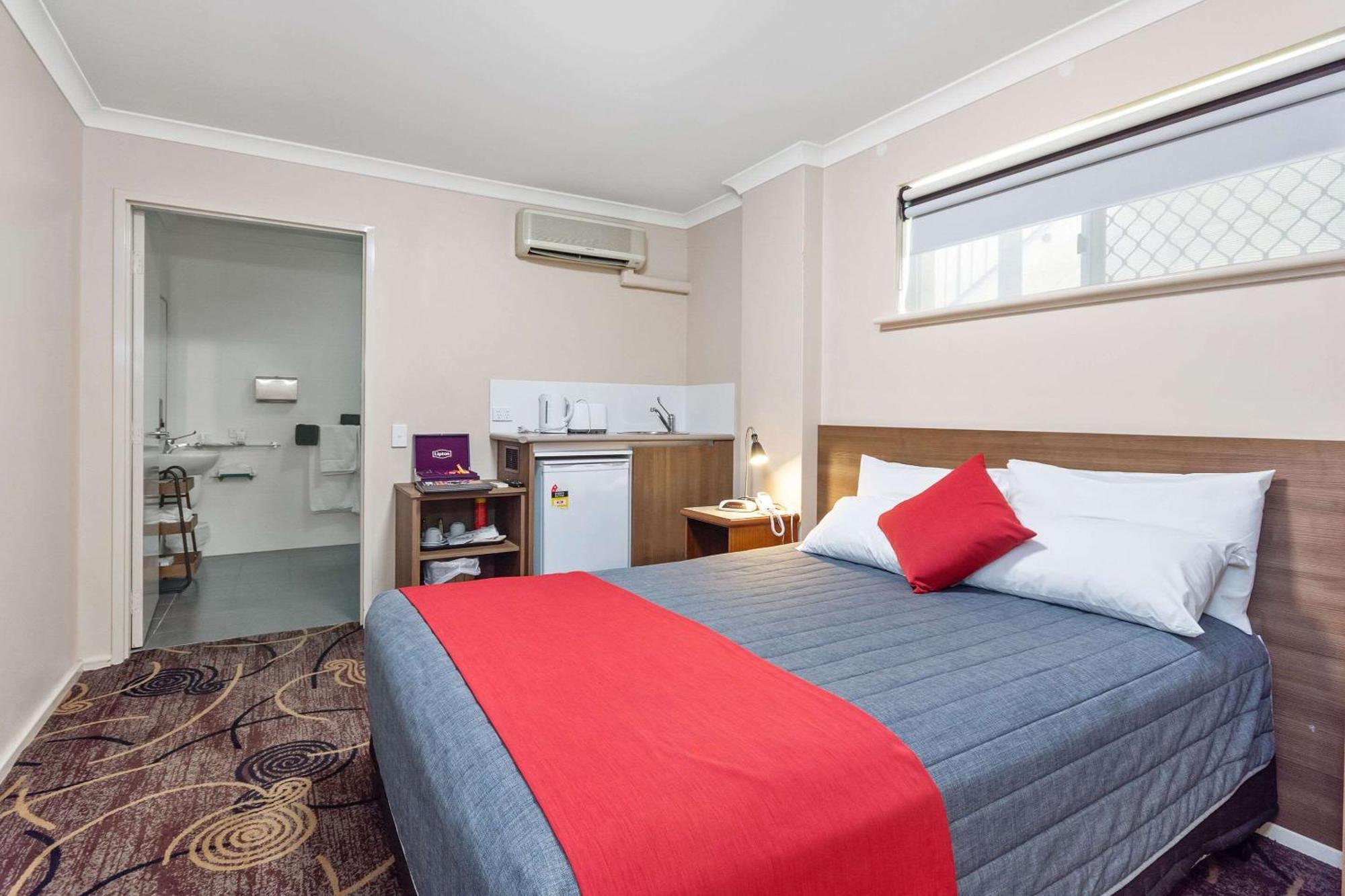 Quality Hotel Bayswater Perth Esterno foto